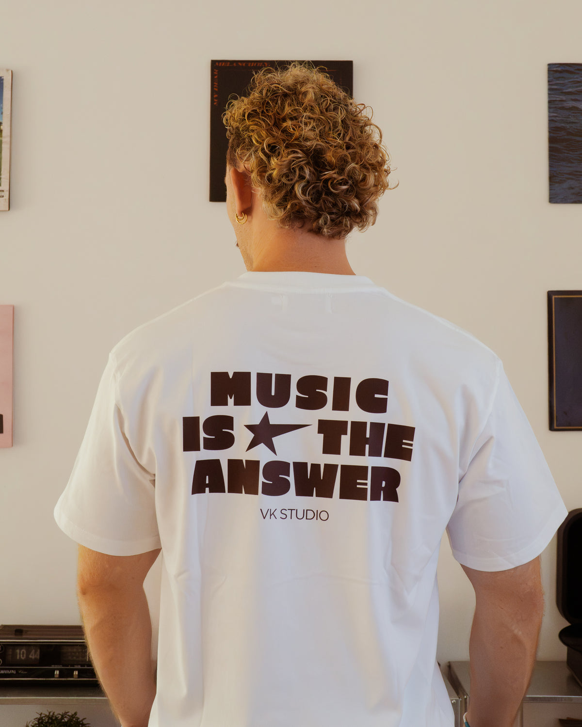 T-shirt "Music is the Answer" — Blanc