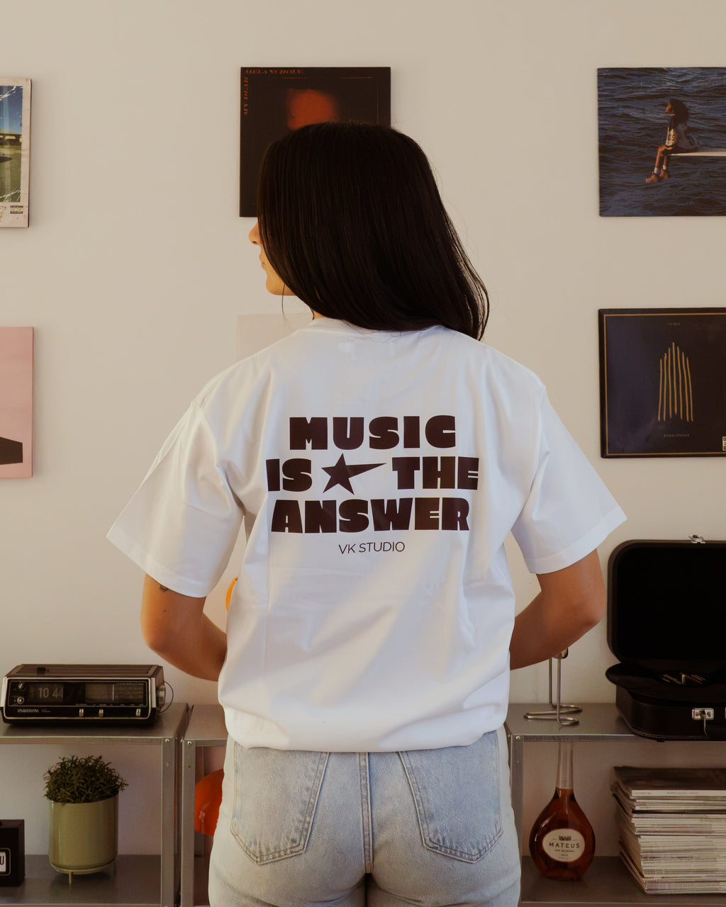T-shirt "Music is the Answer" — Blanc