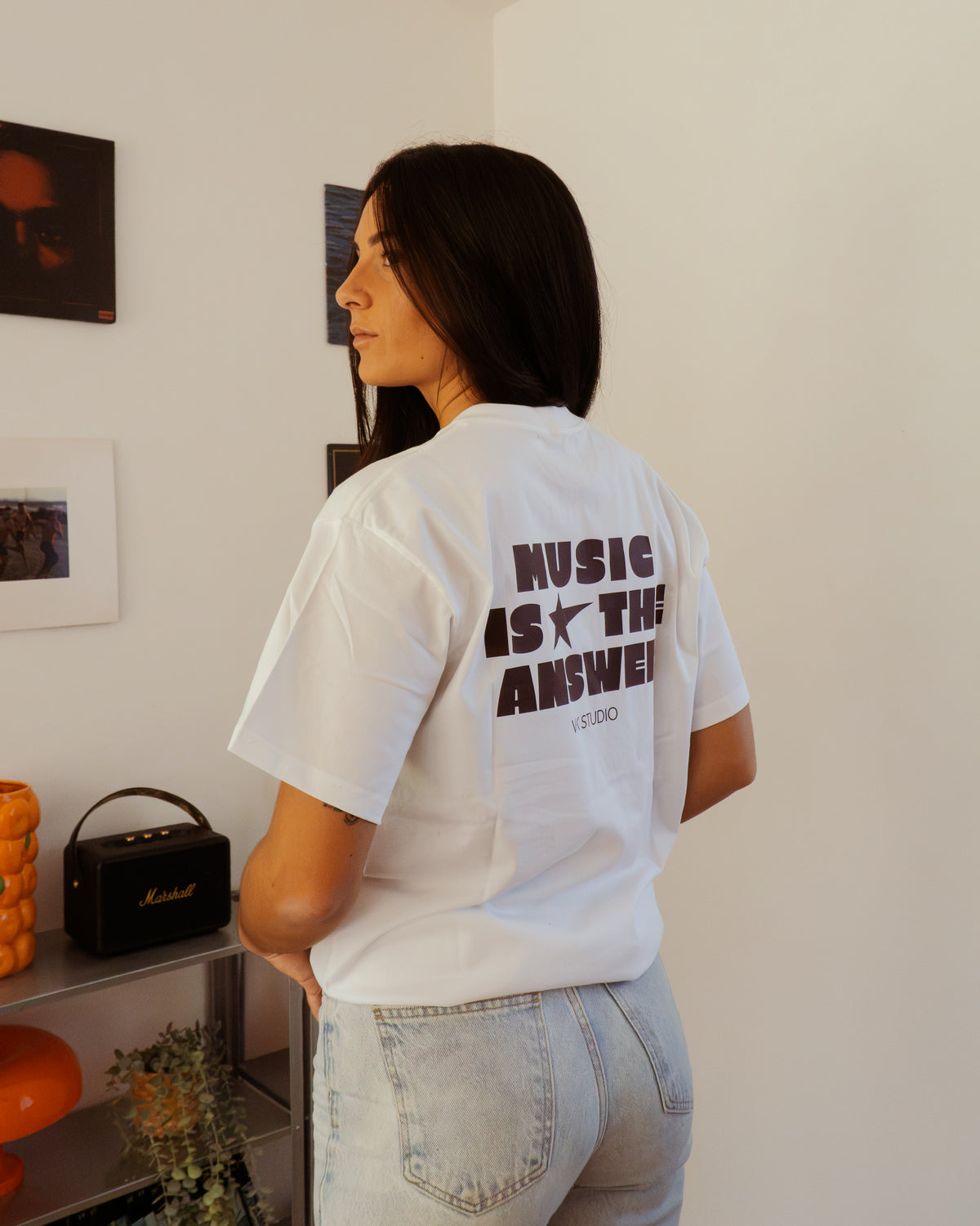 T-shirt "Music is the Answer" — Blanc